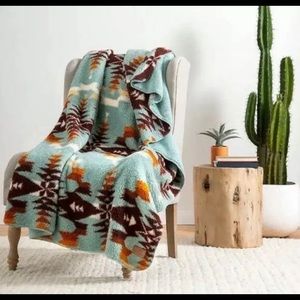 NEW Pendleton Collection Twin Sherpa Blanket